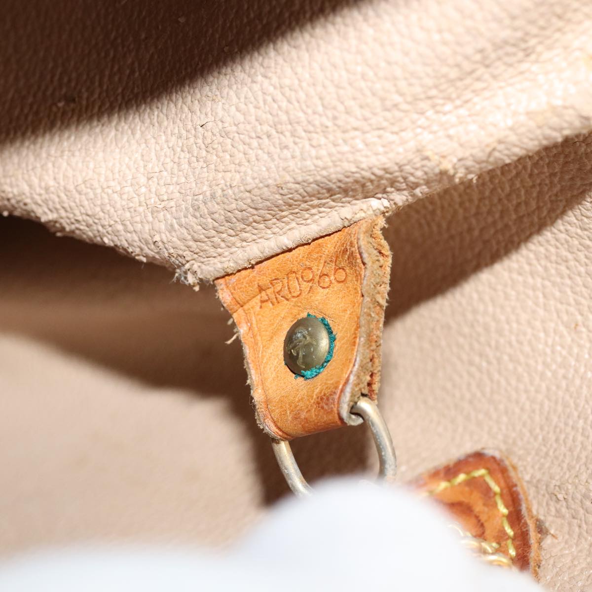 LO-LV bags 6383
