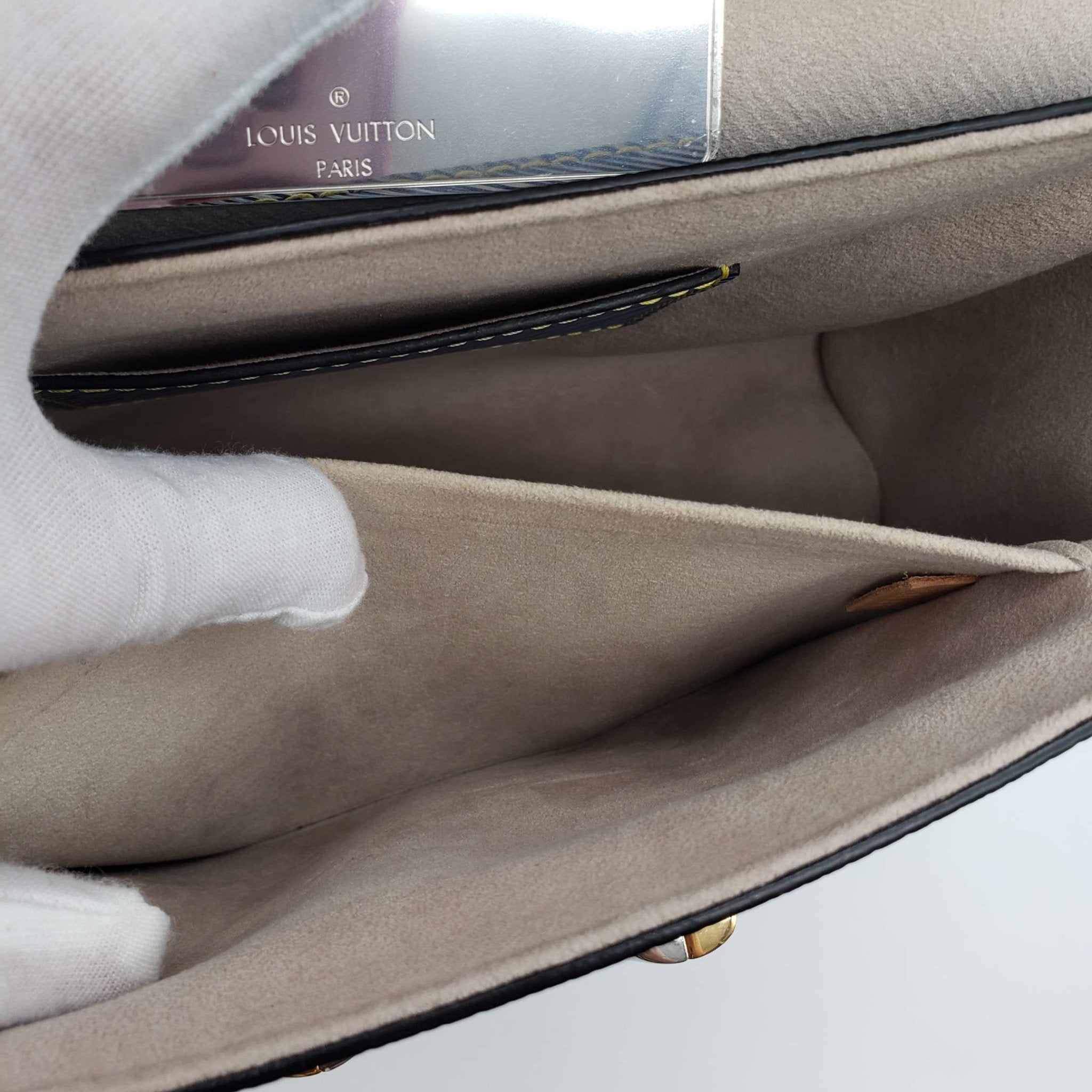 LO-LV bags 2632