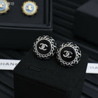 CC 25P STUD EARRINGS IN BLUE DENIM BLACK CALFSKIN-THREADED BUTTON