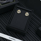 25S TWISTED RIBBED DOUBLE C STUD EARRINGS IN GOLD METAL