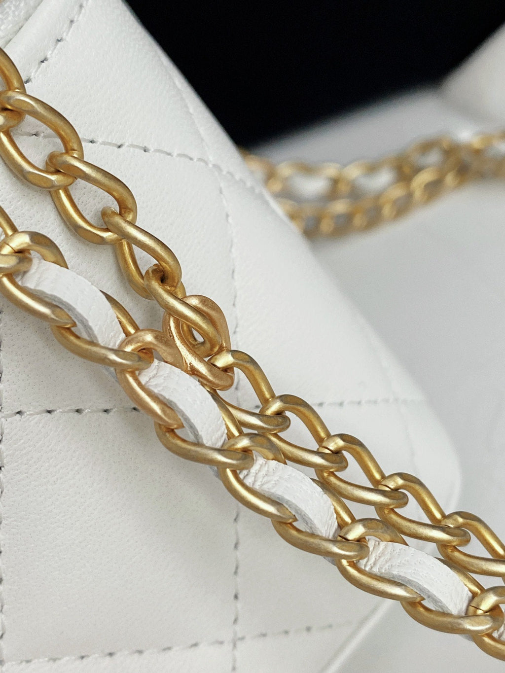 CHL - Small Vanity With Chain White For Women Bags 4.3in/11LO