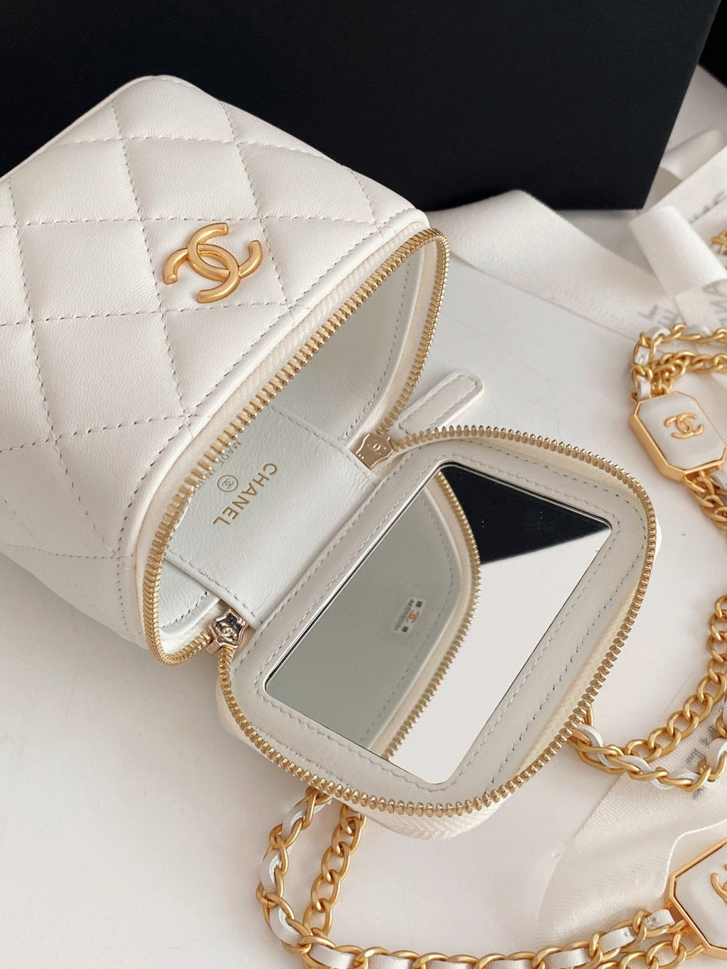 CHL - Small Vanity With Chain White For Women Bags 4.3in/11LO