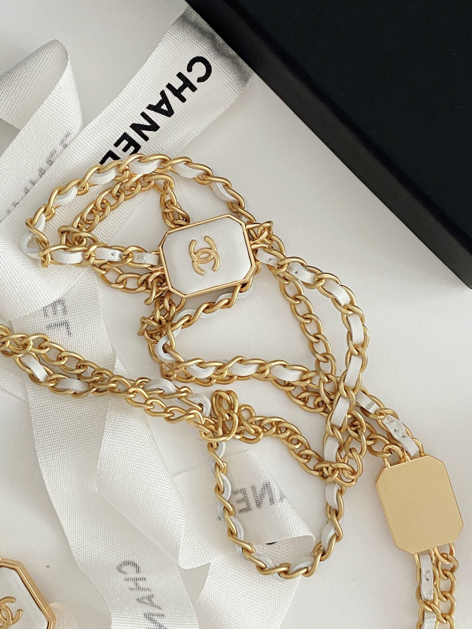CHL - Small Vanity With Chain White For Women Bags 4.3in/11LO