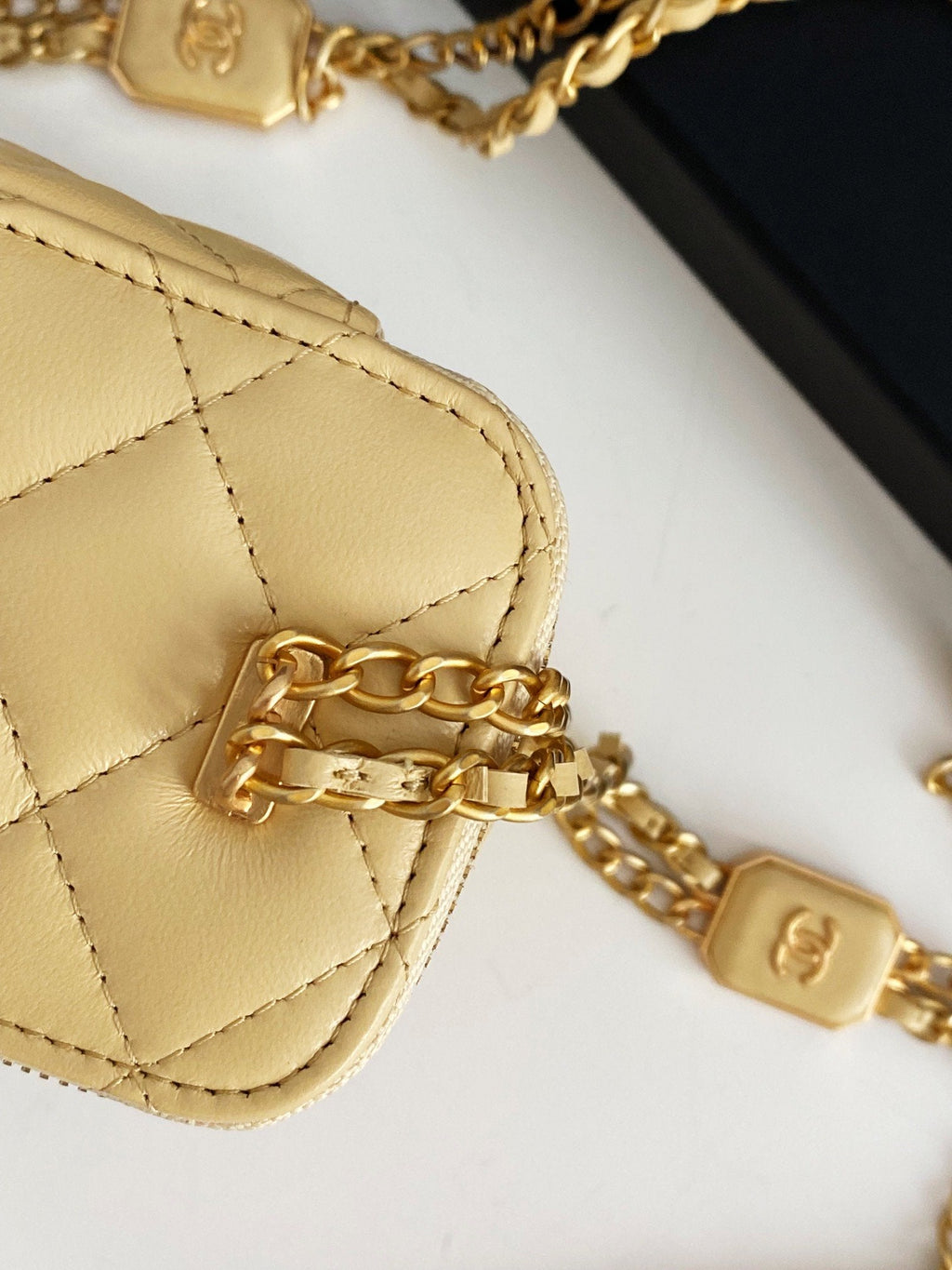 CHL - Small Vanity With Chain Yellow For Women Bags 4.3in/11LO