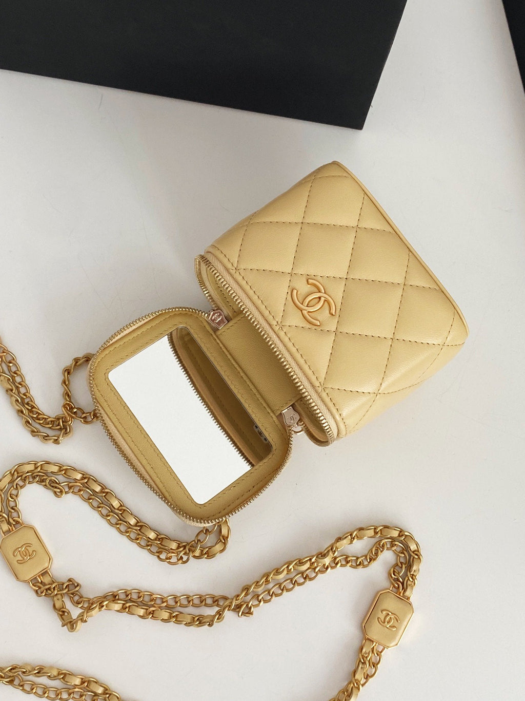 CHL - Small Vanity With Chain Yellow For Women Bags 4.3in/11LO