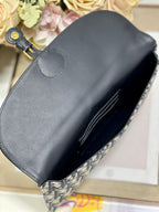 CD BOBBY 27CM BLUE OBLIQUE EMBROIDERY
