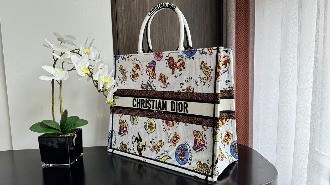 Large CD Book Tote 42cm White Multicolor Dragon Zodiac Embroidery