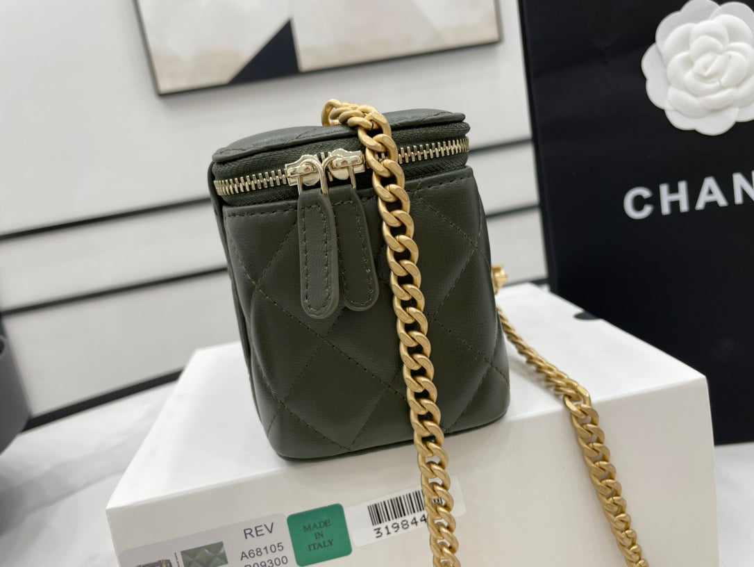 CHL - Small Vanity Case Emerald Green For Women Bags 5.9in/15LO