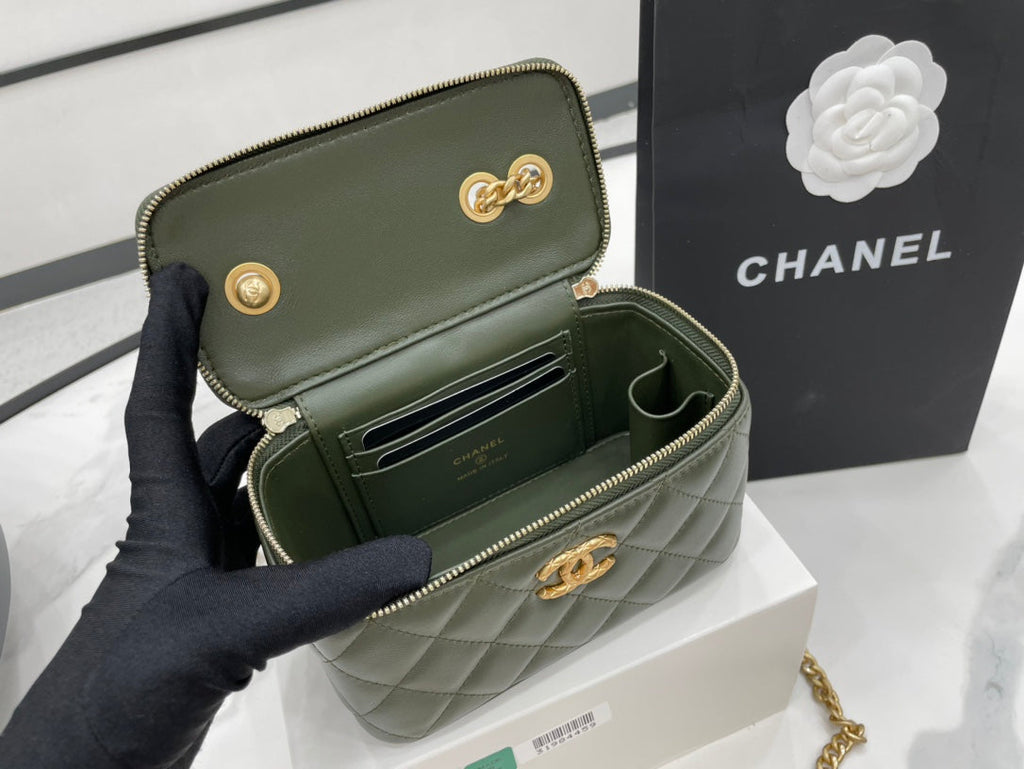 CHL - Small Vanity Case Emerald Green For Women Bags 5.9in/15LO