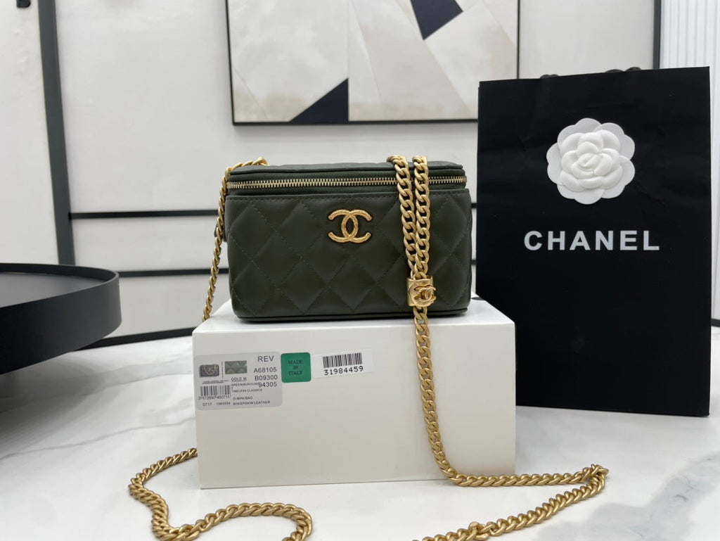 CHL - Small Vanity Case Emerald Green For Women Bags 5.9in/15LO