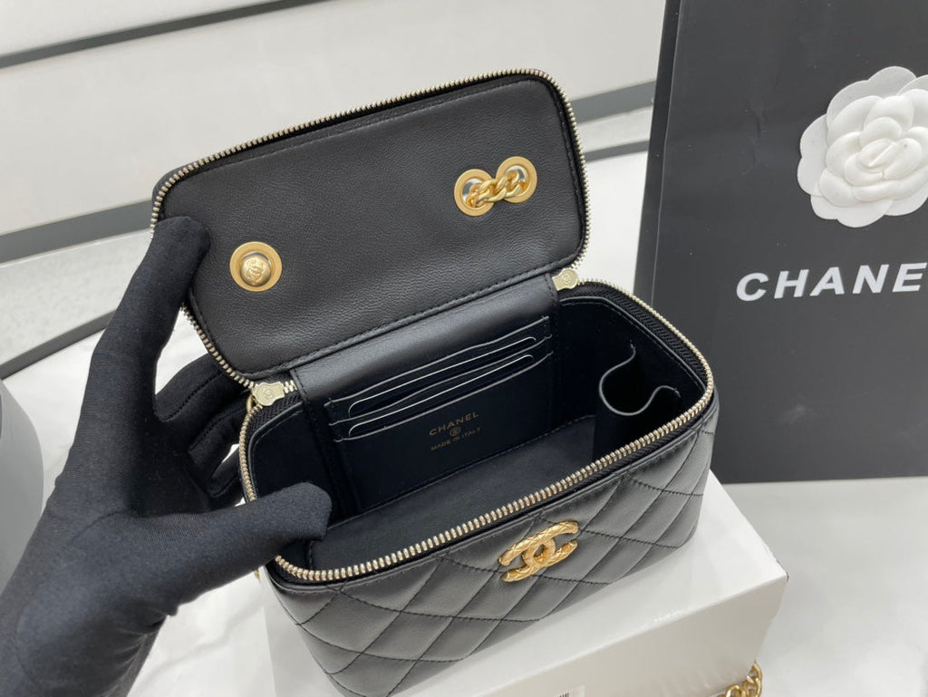 CHL - Small Vanity Case Emerald Green For Women Bags 5.9in/15LO