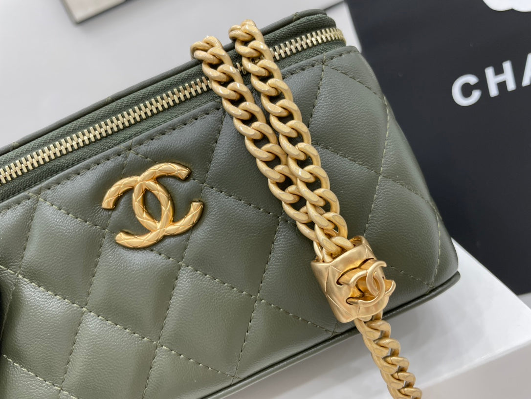CHL - Small Vanity Case Emerald Green For Women Bags 5.9in/15LO