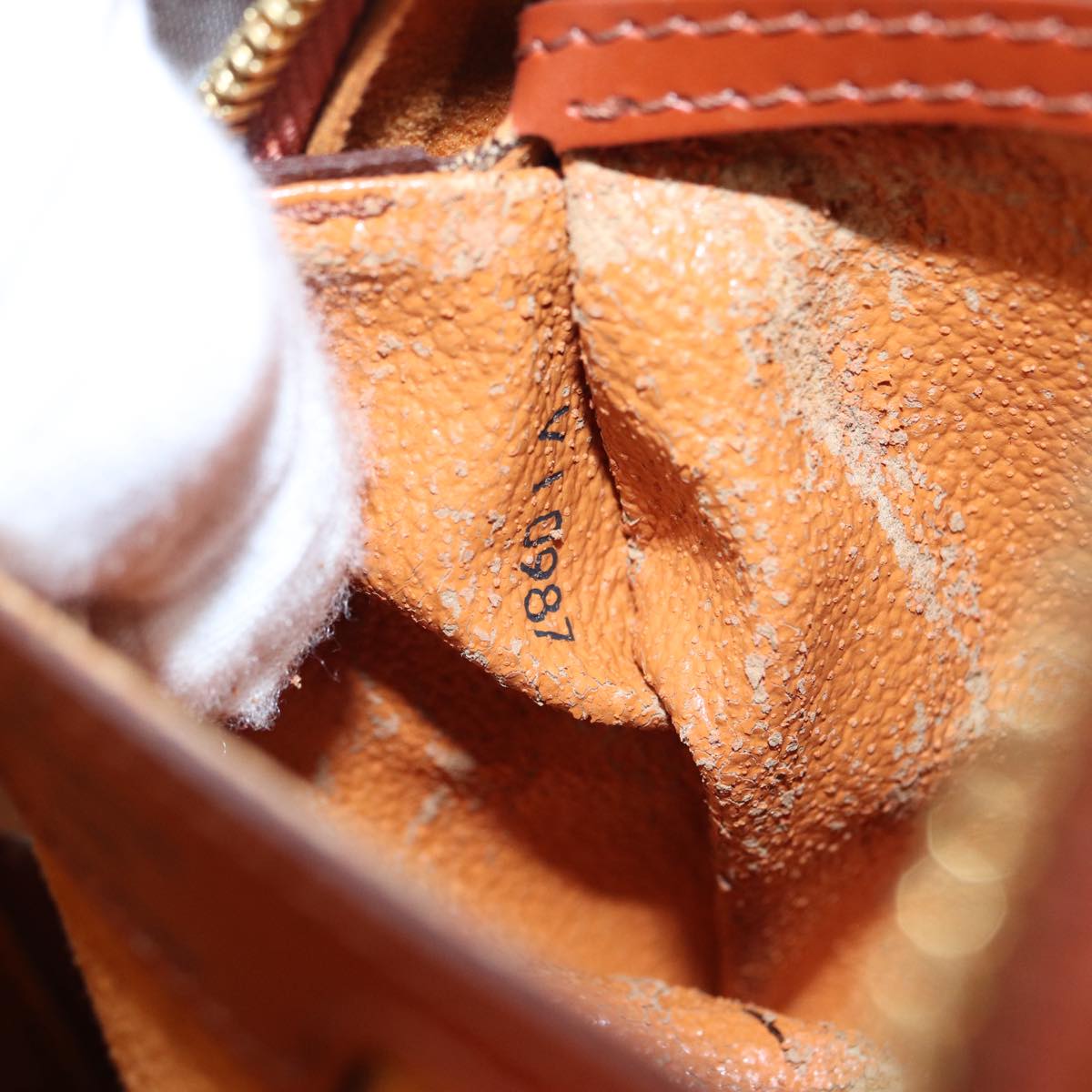 LO-LV bags 2571